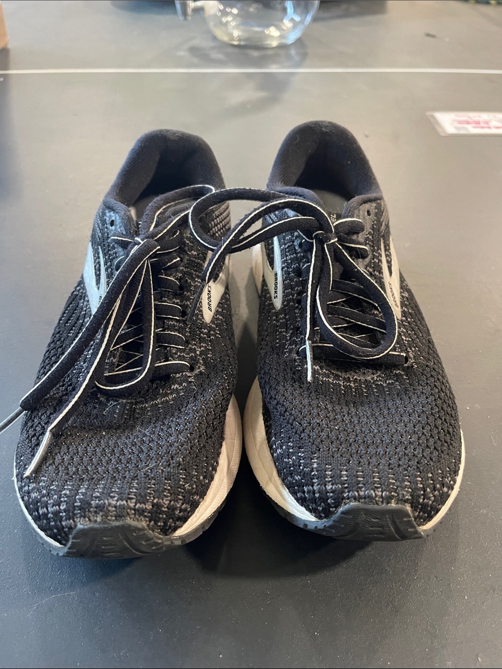 Brooks women black size 6 revel 3 shoes
